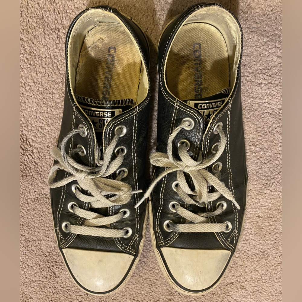 Black Classic Converse Low-Tops, Faux Leather finish, Women’s 9, Men’s 7